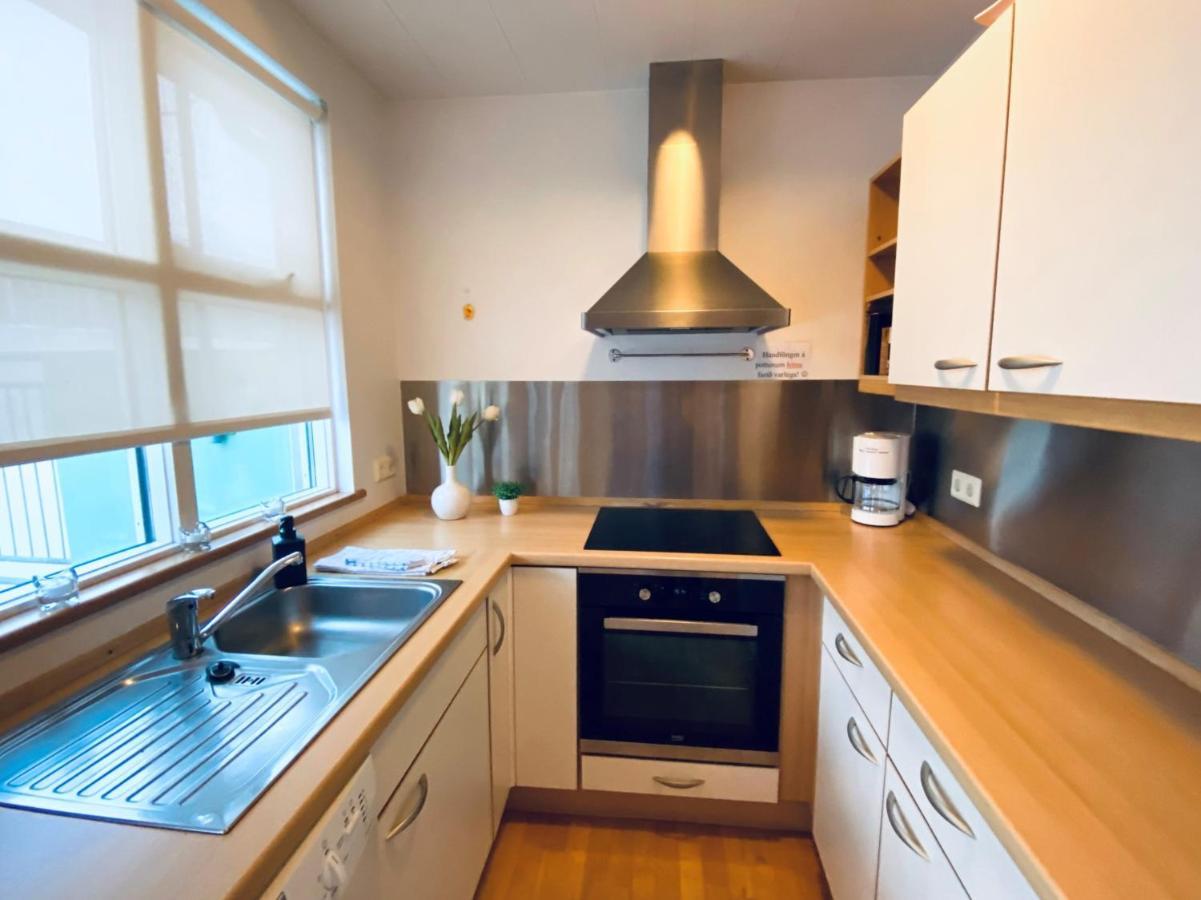 Appartement Penthouse On The Main Street, Town Center à Akureyri Extérieur photo