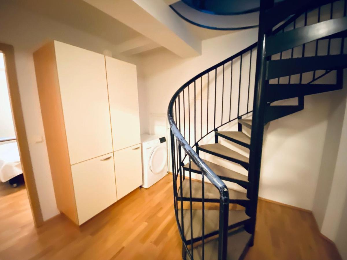 Appartement Penthouse On The Main Street, Town Center à Akureyri Extérieur photo
