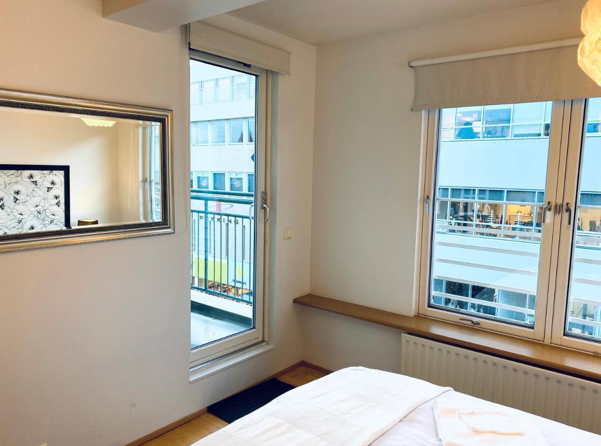 Appartement Penthouse On The Main Street, Town Center à Akureyri Extérieur photo